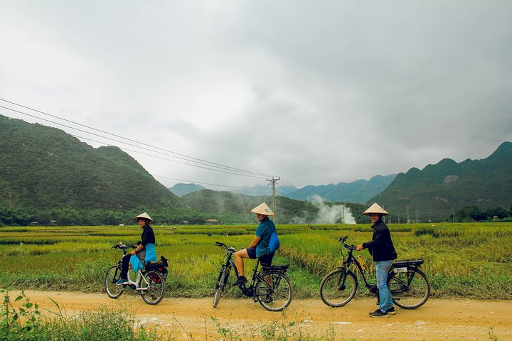 Discovering Paradise: The Ultimate Guide to a Pu Luong Cycling Tour